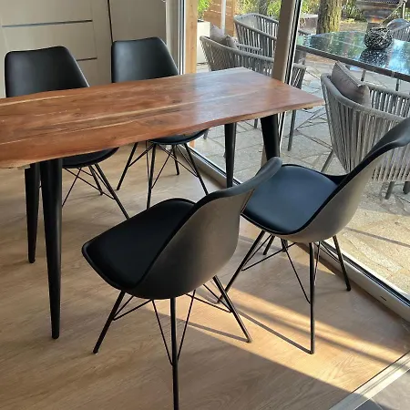 Idyllischer Am Badesee *