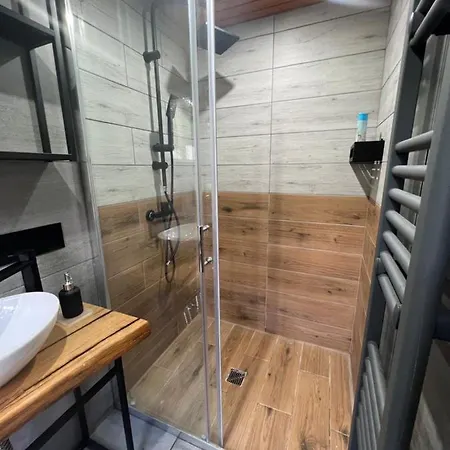 Idyllischer Am Badesee *