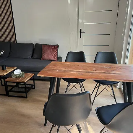 Idyllischer Am Badesee *